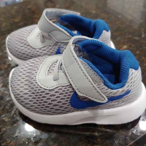 Nike Other - NEW NIKE baby boys shoes size 4